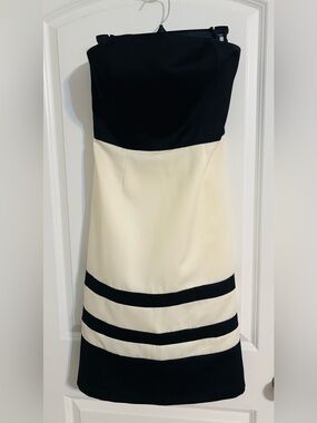 Vintage Mod Liz Claiborne Size 8 Black and Ivory Strapless A-Line Dress